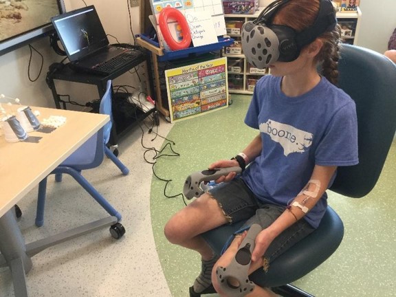 girl using Virtual Reality